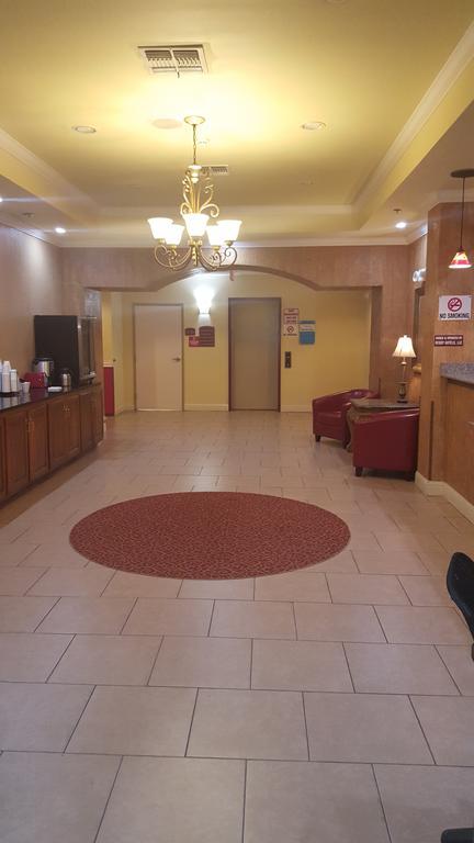 Reddy Hotel Plainview Екстериор снимка