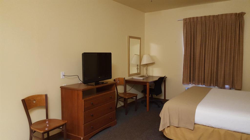 Reddy Hotel Plainview Екстериор снимка