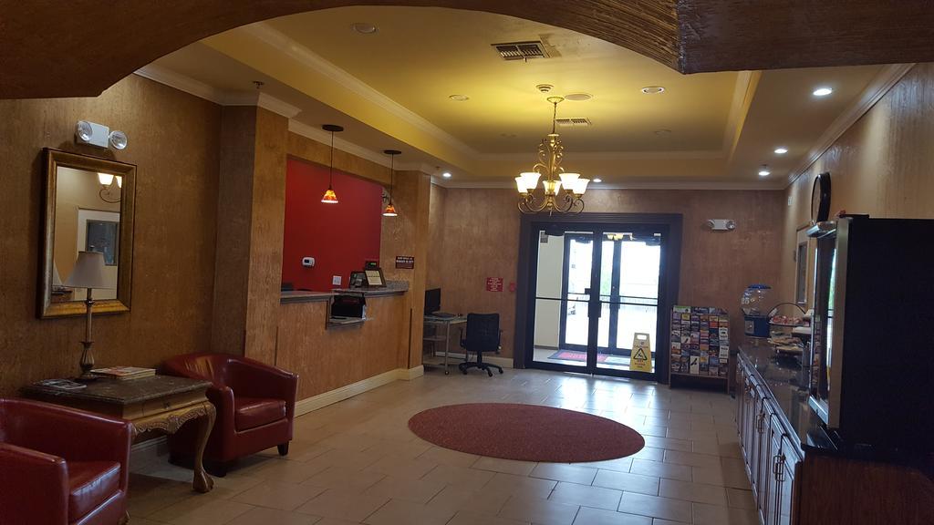 Reddy Hotel Plainview Екстериор снимка