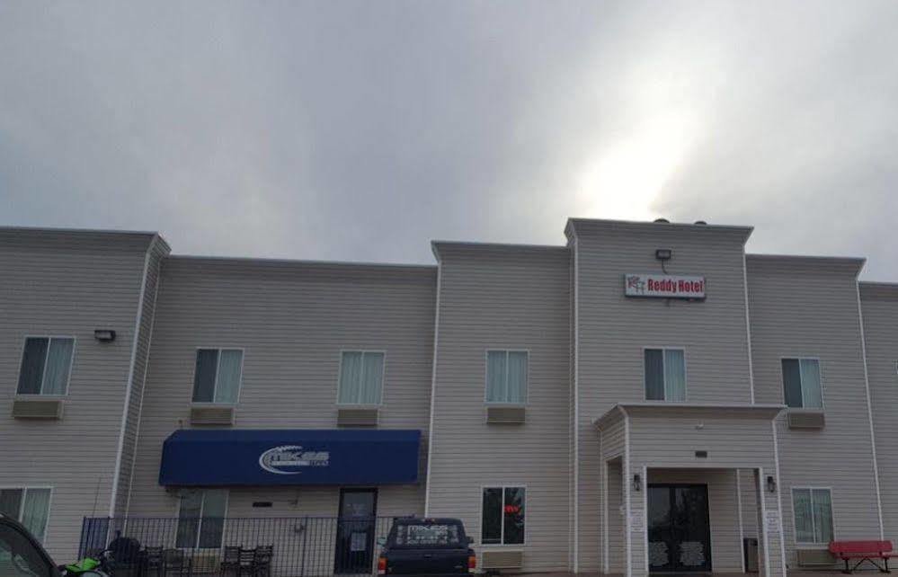 Reddy Hotel Plainview Екстериор снимка