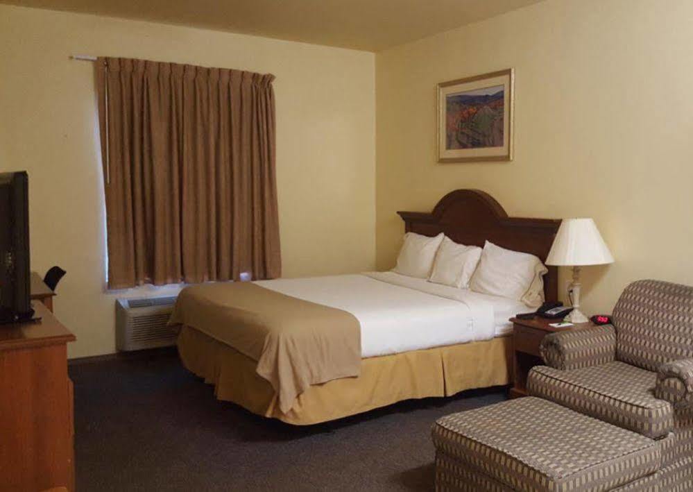 Reddy Hotel Plainview Екстериор снимка